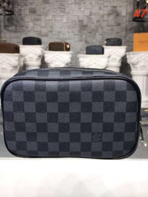 Louis Vuitton AAA- Toilet Pouch PM N47522