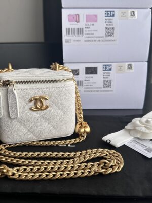 Chanel clutch with chain Grained Calfskin & Gold-Tone Metal White Ap3203